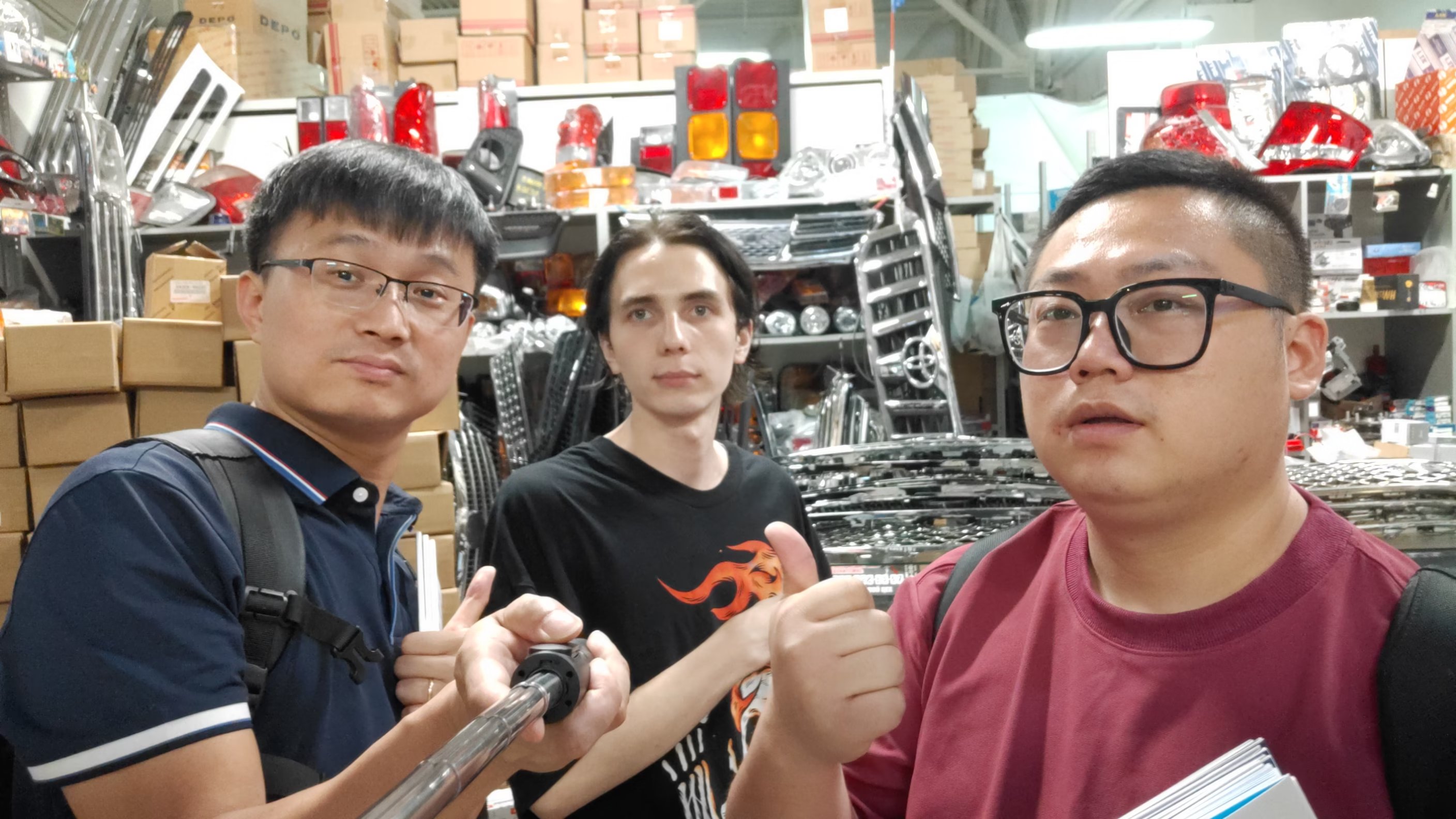 Посетил российский рынок автозапчастей и встретился с покупателями